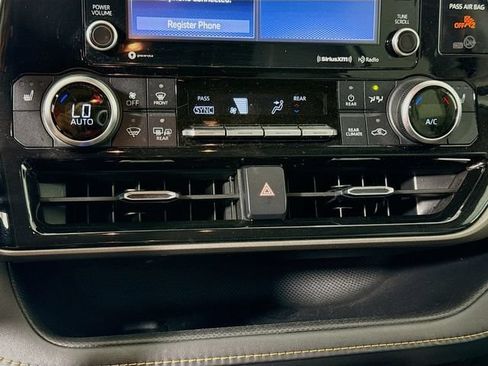 Used 2022 Toyota Highlander Bronze Edition AWD/4WD image 15