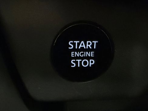 Used 2025 Nissan Rogue SV w/ SV Premium Package image 32