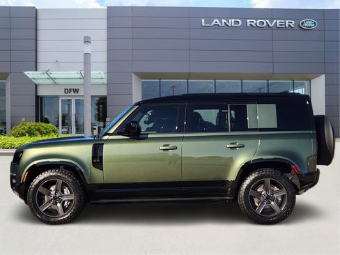 New 2026 Land Rover Defender 110 X-Dynamic SE image 3