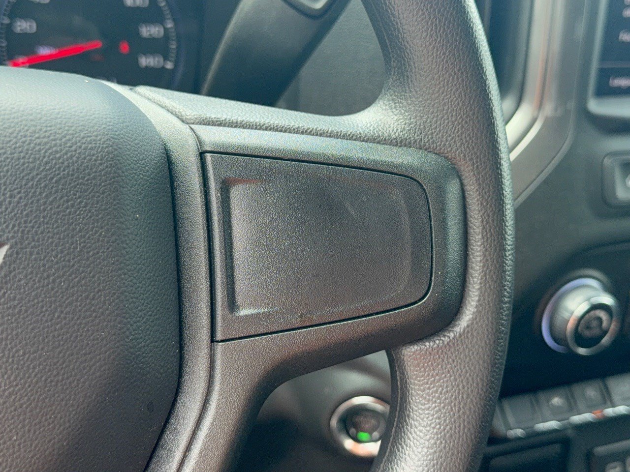 Used 2026 Chevrolet Silverado 1500 Custom w/ LPO, Dark Essentials Package RWD image 19