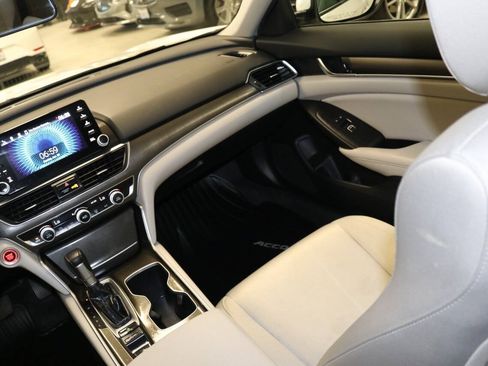 Used 2022 Honda Accord LX image 17