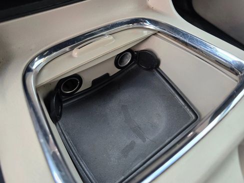 Used 2019 Dodge Grand Caravan SXT image 22