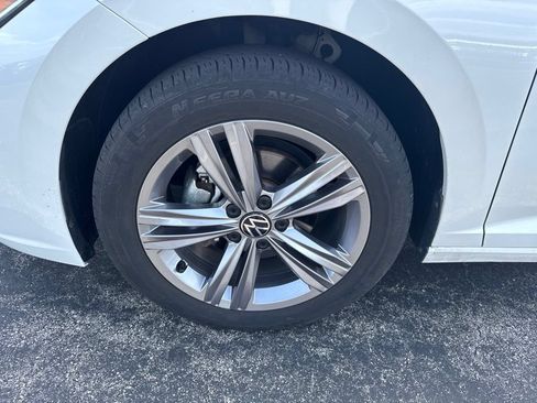 Used 2023 Volkswagen Jetta SE w/ Panoramic Sunroof Package FWD image 7