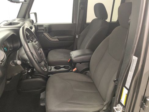 Used 2018 Jeep Wrangler Unlimited Sport S AWD/4WD image 17