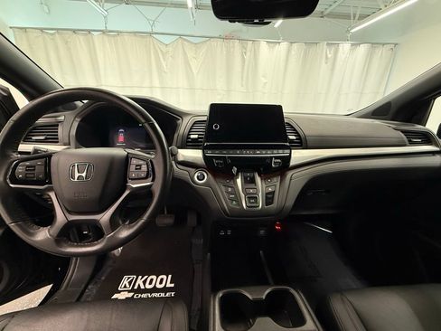 Used 2025 Honda Odyssey Sport-L image 17