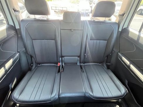 Certified 2024 Volkswagen Tiguan SE AWD/4WD image 28