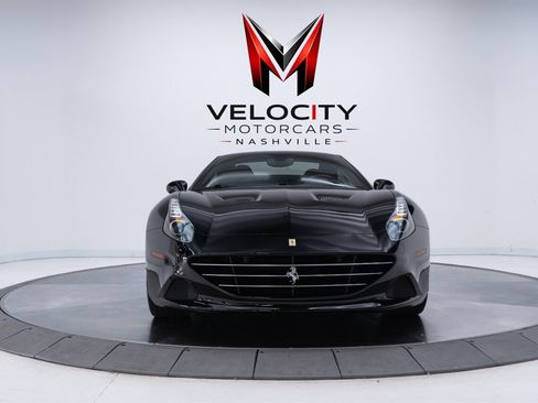 Used 2017 Ferrari California T RWD image 3