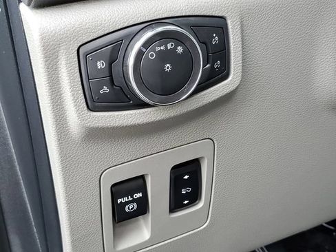 Used 2018 Ford F150 XLT w/ Equipment Group 302A Luxury AWD/4WD image 14