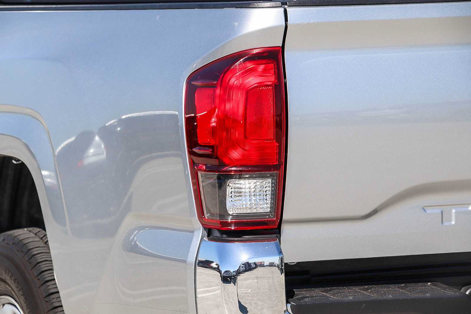 Used 2023 Toyota Tacoma SR5 RWD image 9