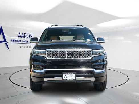 Used 2022 Jeep Grand Wagoneer Series III AWD/4WD image 4