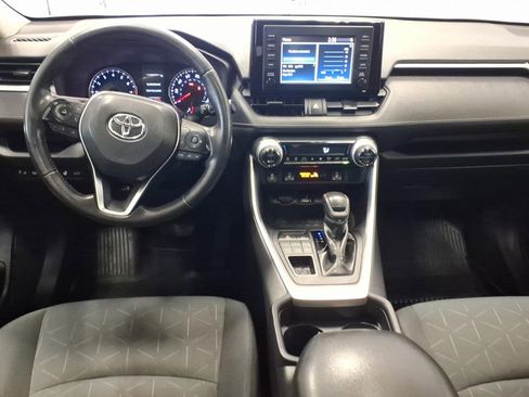 Used 2019 Toyota RAV4 XLE w/ Convenience Package image 9