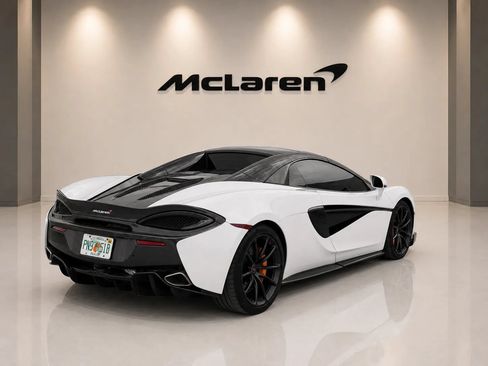 Used 2018 McLaren 570S Spider RWD image 6