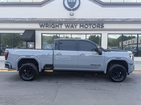 Used 2024 GMC Sierra 2500 AT4 w/ AT4 Premium Plus Package AWD/4WD image 2