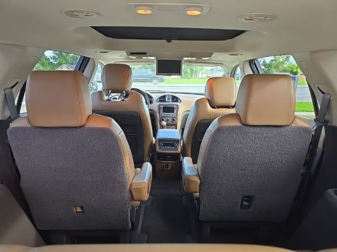 Used 2017 Buick Enclave Premium w/ Experience Buick Package FWD image 12