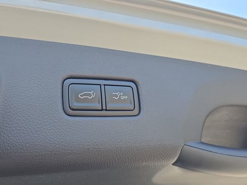 New 2026 Kia Carnival EX FWD image 11