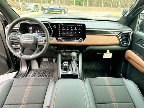 New 2026 GMC Canyon AT4 image 3
