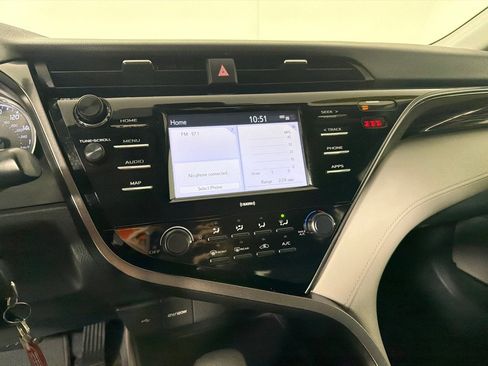 Used 2020 Toyota Camry LE FWD image 13
