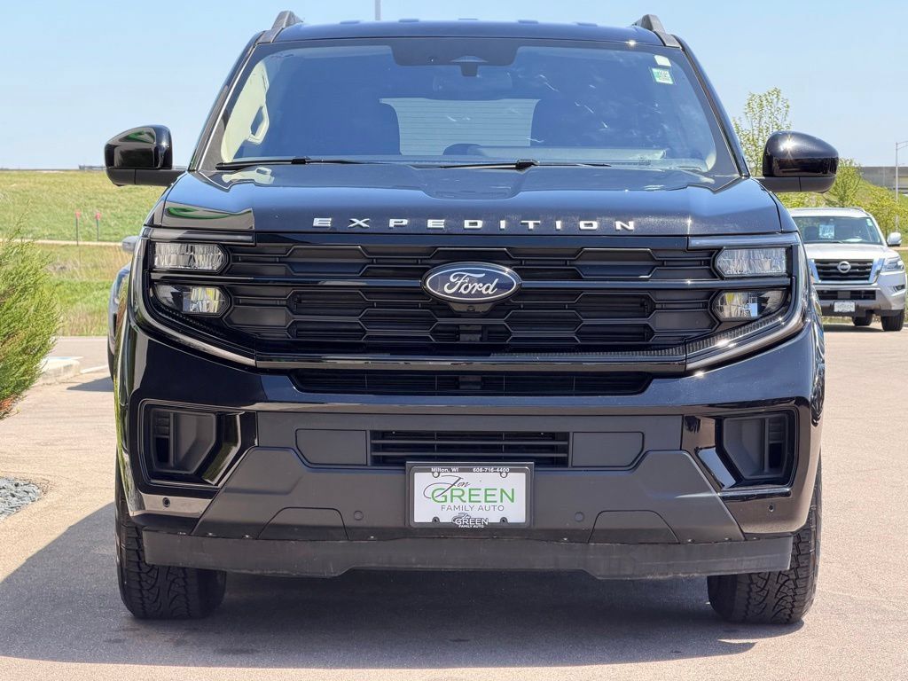 Used 2025 Ford Expedition Active AWD/4WD image 5