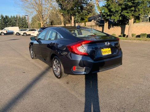 Used 2018 Honda Civic EX image 3