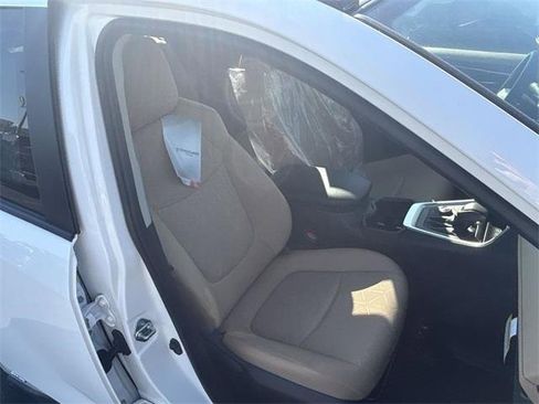 Used 2025 Toyota RAV4 XLE w/ Convenience Package image 25