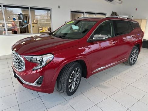 Used 2018 GMC Terrain Denali w/ Advanced Safety Package image 3