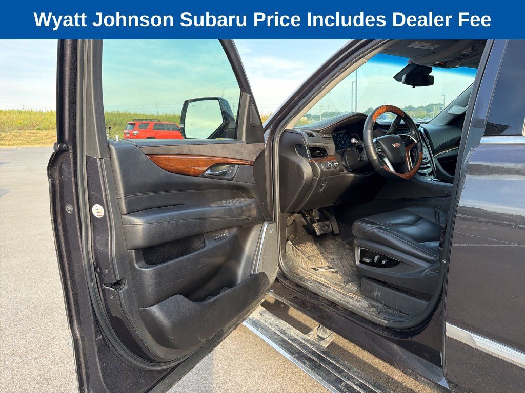 Used 2017 Cadillac Escalade ESV Premium Luxury AWD/4WD image 19