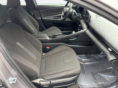 Used 2025 Hyundai Elantra Sport image 17