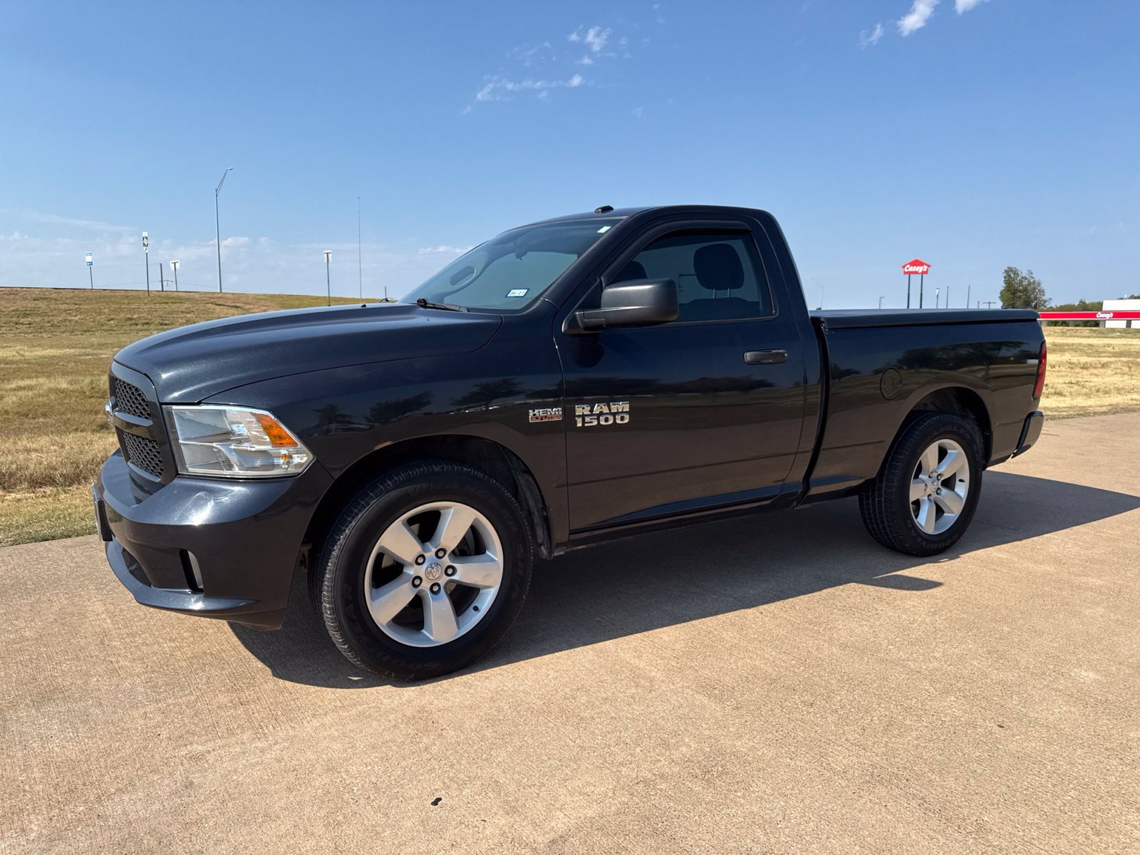 Used 2013 RAM 1500 Express RWD image 21