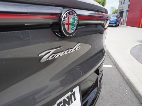 Certified 2024 Alfa Romeo Tonale Ti image 13