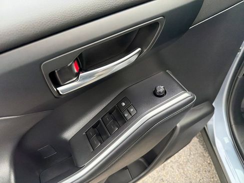 Used 2023 Toyota Highlander L image 18