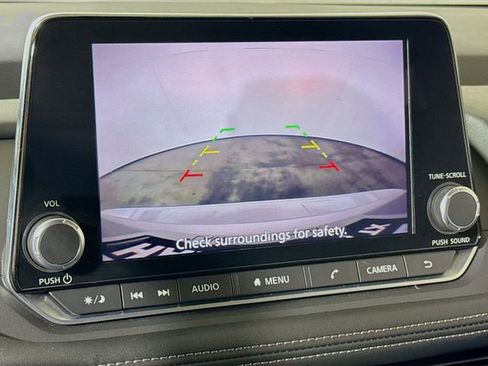 Used 2024 Nissan Rogue SV image 11