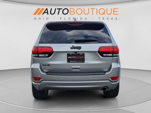 Used 2021 Jeep Grand Cherokee Laredo X AWD/4WD image 4