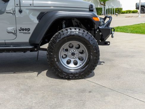 Used 2021 Jeep Wrangler Sport AWD/4WD image 35