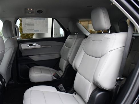 Used 2026 Ford Explorer Active w/ Active Comfort Package image 22