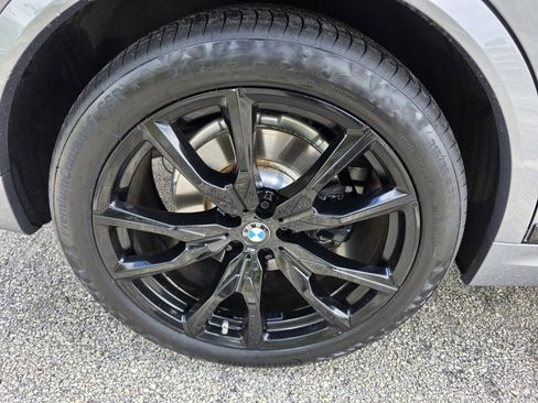 Used 2024 BMW X7 xDrive40i w/ Executive Package image 9