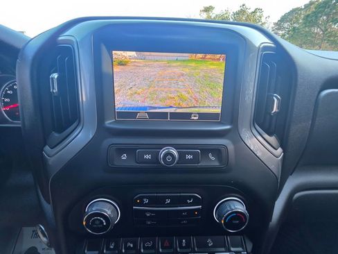 Certified 2024 Chevrolet Silverado 2500 Custom w/ Custom Value Package AWD/4WD image 11