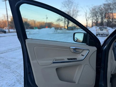 Used 2015 Volvo XC60 T5 Platinum FWD image 33