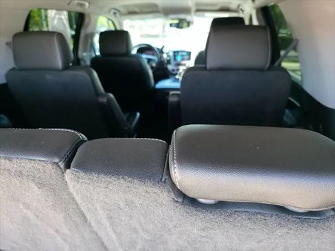 Used 2020 GMC Yukon SLT w/ HD Trailering Package AWD/4WD image 39