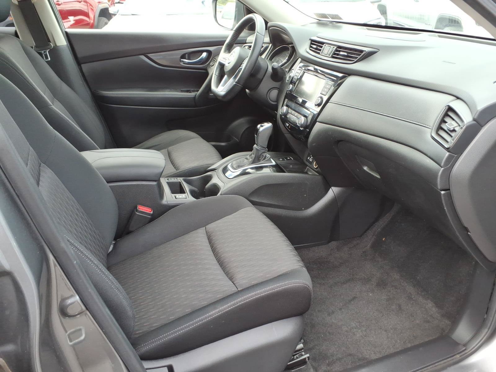 Used 2019 Nissan Rogue SV w/ Sun & Sound Touring Package AWD/4WD image 24