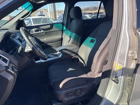 Used 2013 Ford Explorer XLT image 8