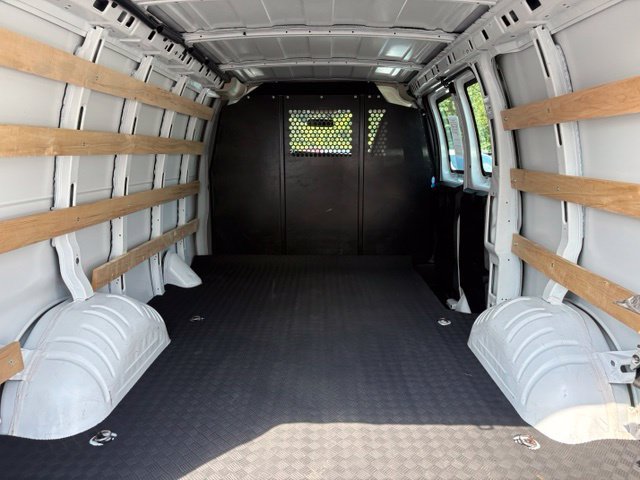 Used 2025 GMC Savana 2500 w/ Driver Convenience Package RWD image 9