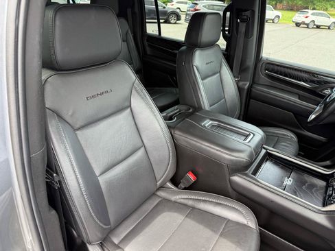 Used 2022 GMC Yukon XL Denali AWD/4WD image 27