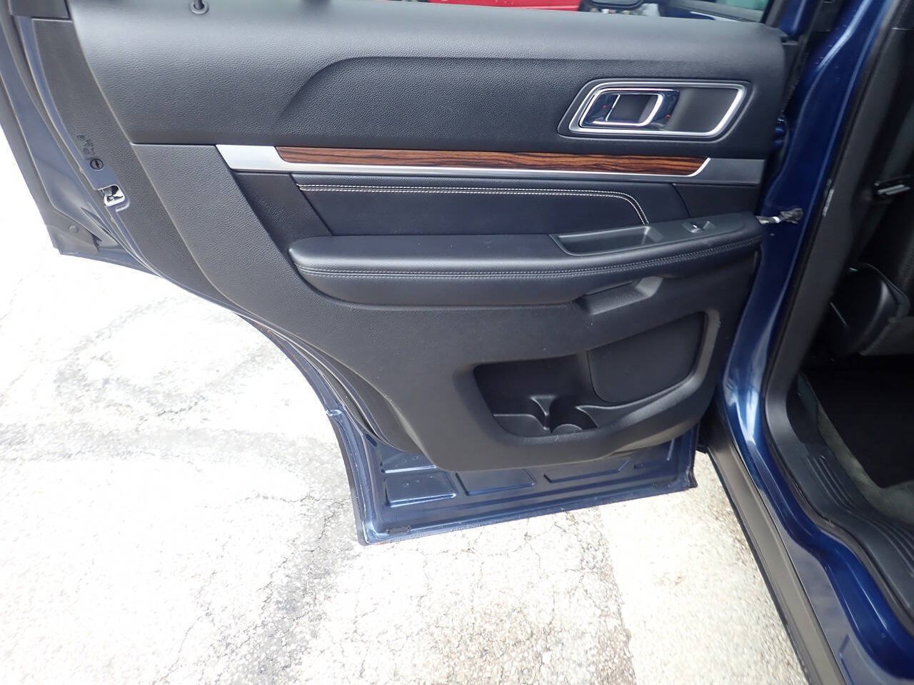 Used 2016 Ford Explorer Limited AWD/4WD image 16
