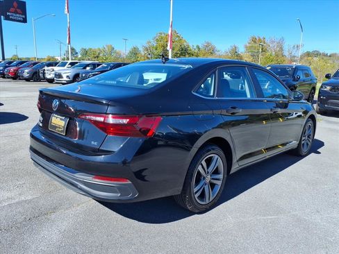 Used 2024 Volkswagen Jetta SE image 16