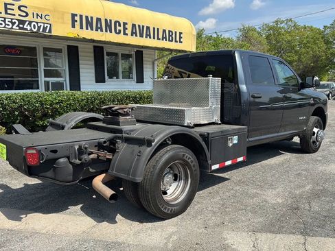 Used 2021 RAM 3500 Tradesman RWD image 3