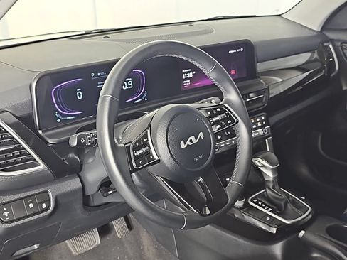 Used 2025 Kia Seltos S FWD image 15
