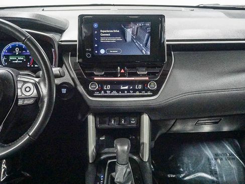 Certified 2024 Toyota Corolla Cross XLE w/ Convenience Package FWD image 15