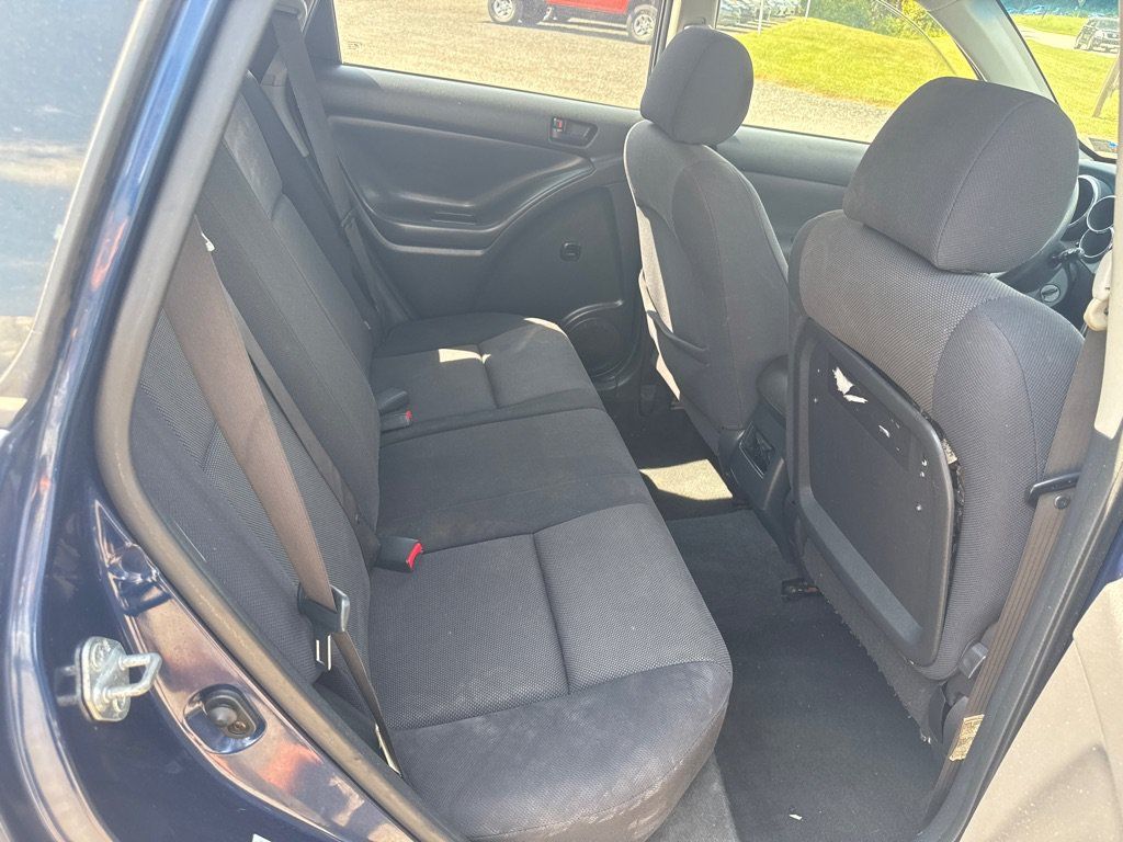 Used 2004 Pontiac Vibe w/ Power Group Value Package FWD image 18