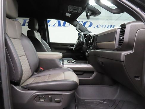 Used 2024 Chevrolet Silverado 2500 ZR2 w/ Technology Package image 36