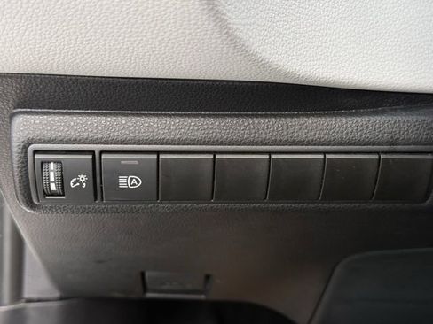 Used 2025 Toyota Corolla SE image 24